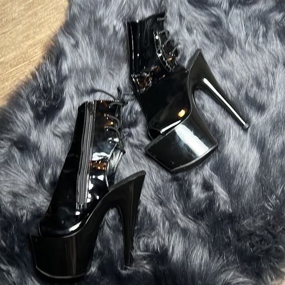 Pleaser- Black 6.5 inch Platform Lace-Up Peep Toe Bootie - Picture 3 of 11